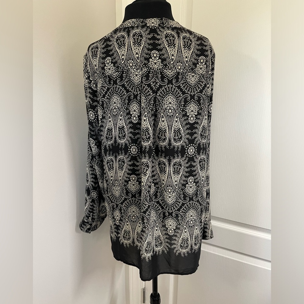 Rose & Olive Women's L Black Paisley V-Neck Long Sleeve Blouse (#278) - Picture 4 of 12